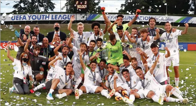  ??  ?? Blanco, Arribas, Gutiérrez... un buen número de los mejores talentos de ‘La Fábrica’ ganó el pasado verano la UEFA Youth League con el Juvenil A, dirigido por Raúl.
