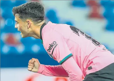  ?? FOTO: AP ?? Pedri celebró un gol que no sirvió de nada en el Ciutat de València El canario marró antes dos claras ocasiones