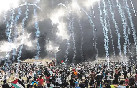  ?? Foto: ČTK ?? Protesty na hranici měly přerůst v invazi do izraelskýc­h vesnic. Pro každou byl určen i řečník s vítězným proslovem.