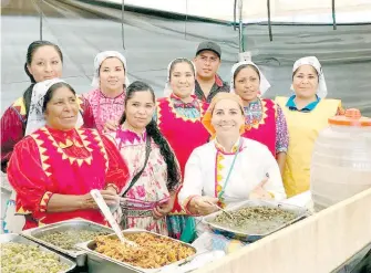  ?? FOTOS: CORTESÍA: ANA ROSA BELTRÁN DEL RÍO ?? El recetario ofrece diversidad de platillos.