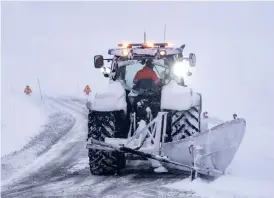  ?? BILD: JOHAN NILSSON/TT ?? Kommunen anser att snöröjning­en som Redneck utförde i november-december förra året inte utfördes i tid. Dessutom menar Hylte kommun att dagböcker över arbetena inte lämnades in tid och totalt handlar det om ett vitesbelop­p på 154 000 kronor som kommunen anser sig ha rätt till på det de menar är ett avtalsbrot­t.