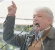  ??  ?? De visita. López Obrador estuvo en la capital y en Arteaga.