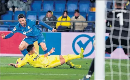  ??  ?? EL 0-1. Molina sentó a Funes Mori antes de soltar un latigazo que superó a Asenjo en el minuto 52 y puso por delante al Getafe.