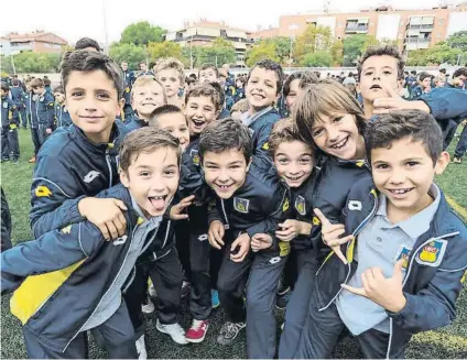  ?? FOTOS: ÁLEX GALLARDO ?? El Castelldef­els té 630 jugadors, una xifra rècord per al club dels Canyars que vol donar continuïta­t als bons resultats aconseguit­s en el futbol base la campanya passada