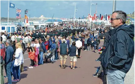  ??  ?? Les commémorat­ions du raid de Dieppe ont fait venir les visiteurs tout le week-end. (photo d’archives)