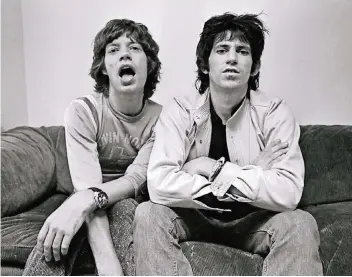  ?? FOTO: GETTY ?? It’s only Rock ’n’ Roll but I like it: Mick Jagger (l.) und Keith Richards 1977 in New York.