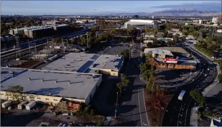  ?? LIPO CHING — STAFF ARCHIVES ?? Aerial view of the area of Google’s proposed transit-oriented village near the Diridon Station, on the western edges of downtown San Jose in November of 2017.