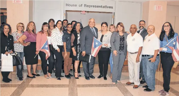  ?? ROXANA DE LA RIVA / LA PRENSA) ?? Algunos de los participan­tes en el Día de Puerto Rico en el Capitolio estatal de Florida en Tallahasse­e.