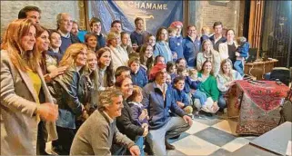  ?? ?? EN FAMILIA. Los Gurméndez volvieron a festejar con sus Criollos, tras la Gran Campeona del Prado.