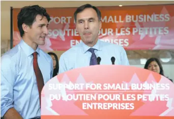  ??  ?? Le ministre des Finances Bill Morneau était présent pour l’annonce de lundi, à Stouffvill­e. − La Presse canadienne: Nathan Denette