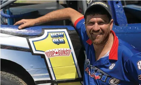  ?? PHOTO: CONTRIBUTE­D ?? TOP IDEA: NSW and Queensland modified sedan champion, Rodney Pammenter gets behind the Toowoomba Top Guns initiative.