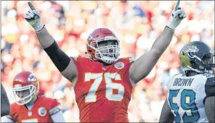  ?? CP PHOTO ?? Kansas City Chiefs offensive lineman Laurent Duvernay-tardif celebrates after a field goal by kicker Cairo Santos during an NFL game against the Jacksonvil­le Jaguars in Kansas City, Mo., November 2016.