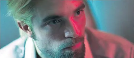  ?? A24 ?? ROBERT PATTINSON tosses that “Twilight” heartthrob label right out the window with his breakthrou­gh performanc­e in “Good Time.”