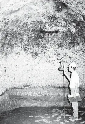  ?? RK&K/HANDOUT ?? A constructi­on worker inside a tunnel beneath Federal Hill in the 1990s.