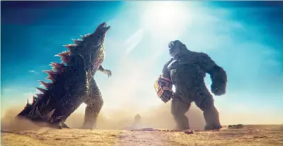 ?? ?? En styv kamp mellan Godzilla och King Kong.
BILD: WARNER BROS