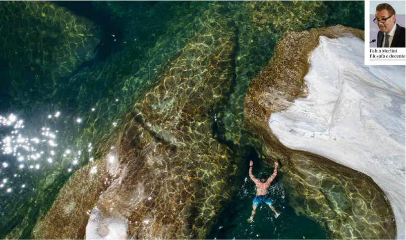  ??  ?? Borges parlava del tempo come di un fiume che ci trascina... se non comprendia­mo che il fiume siamo noi Fabio Merlini filosofo e docente