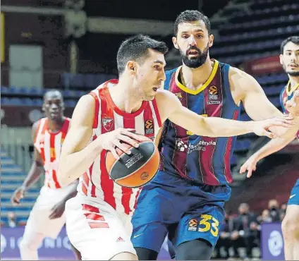  ??  ?? Nikola Mirotic en una acción defensiva.
El Barça recuperó a su líder en el partido de Belgrado