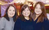  ??  ?? Smiling sisters Tere del Rosario, Gina Godinez and Vicky Nievera