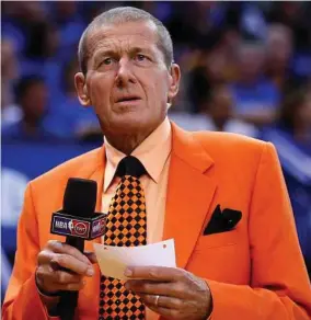  ?? Ezra Shaw / Getty Images ?? TNT reporter Craig Sager’s favorite color is “leukemia orange.”