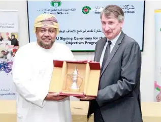  ?? - Supplied picture ?? FOCUS ON LOCALS: Under the terms of the two-year agreement, PDO and Oman LNG will jointly fund training for employment programmes for jobseekers in a variety of economic sectors.