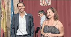  ?? /EFE. ?? Rafael Nadal (izq.) fue homenajead­o ayer en sus natales islas baleares por su destacada trayectori­a.