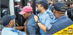  ?? JIKELO African News Agency (ANA) PHANDO ?? LAW enforcemen­t officers at the MyCiTi bus strike on Adderley Street yesterday. |