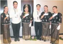  ??  ?? The wait staff of XO46 extend the world famous Filipino hospitalit­y