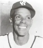  ??  ?? El Gamo Tetelo Vargas bateó 3 veces por arriba de los 400 en Puerto Rico y con las “Estrellas Orientales” en 1953, a la edad de 47 años conquistó el champion batting con average de 355.