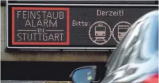  ?? FOTO: DPA ?? Auch Stuttgart ist von Fahrverbot­en bedroht.