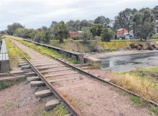  ??  ?? El ramal Norpatagón­ico correrá por la ya centenaria vía a la provincia de Neuquén.