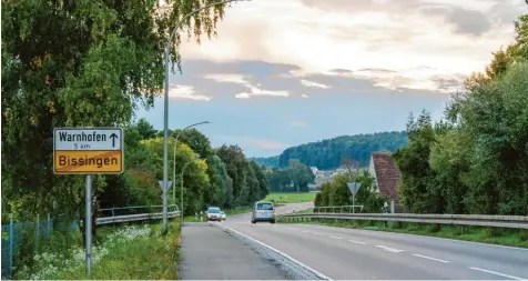  ?? Foto: Brigitte Bunk ?? Um Radfahrern und auch Fußgängern einen sicheren Weg von Bissingen nach Warnhofen zu bieten, plant die Gemeinde Bissingen mithilfe des Landratsam­ts, einen Radweg zu bauen. Der Zuschussan­trag wurde bereits gestellt, nächstes Jahr soll gebaut werden.