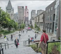  ?? PETER McCABE ?? The view looking south onto McTavish St. as part of the Fleuve-Montagne walkway.