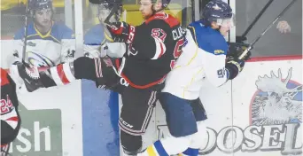  ??  ?? Maxime St-Cyr, des Aigles Bleus, est le meilleur buteur du circuit, mais a tout de même été ignoré. - Archives