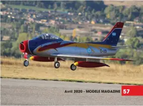  ??  ?? Vol très réaliste pour ce F-86 Sabre aux couleurs de l’Argentine. D’origine Tomahawk (3 m de long, 3,10 m d’envergure, 28 kg), il est superbemen­t piloté par Pablo Consejo.