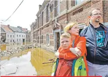  ??  ?? Poplave su se sa područja Nemačke proširile na Belgiju, Holandiju, Austriju, Italiju ....