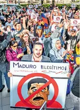  ?? /EFE ?? Varias Embajadas de Venezuela en el mundo recibieron protestas