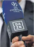  ?? FOTO: INA FASSBENDER ?? DAZN spielt ab 2021/22 die erste Geige bei Fußballübe­rtragungen. Sky ist dann raus.