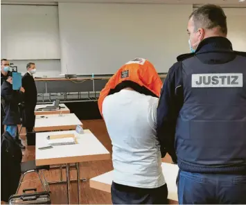  ?? Foto: Oliver Helmstädte­r ?? Im Verfahren um eine Vergewalti­gung einer 14‰Jährigen in der Halloweenn­acht 2019 in Illerkirch­berg wurde am Montag, 15. März, das Urteil verkündet. Die Familie des Opfers ist von der Begründung enttäuscht.