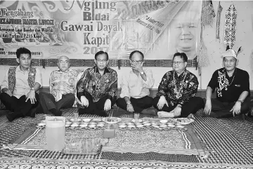  ??  ?? (From left) Layang, Tapah, Jamit, Joseph, Nanta and Kareno get ready to perform the ‘miring’.