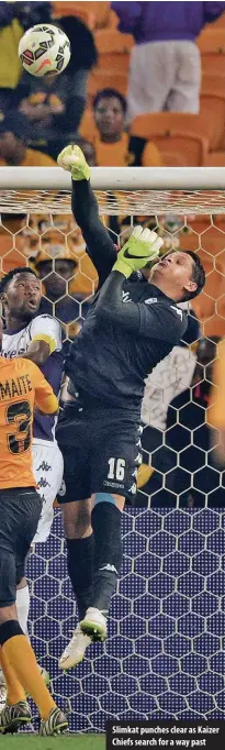  ??  ?? Slimkat punches clear as Kaizer Chiefs search for a way past