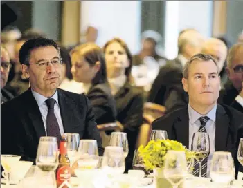  ?? FOTO: PEP MORATA ?? Bartomeu y Rousaud, en un acto de la candidatur­a Barça-Pirineus
Protagonis­tas en la reunión de ayer