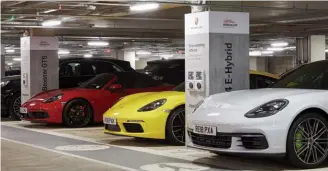  ??  ?? Porsche’s latest ‘popup’ shop/experience in Oxford allows potential customers to hire a Porsche for the weekend