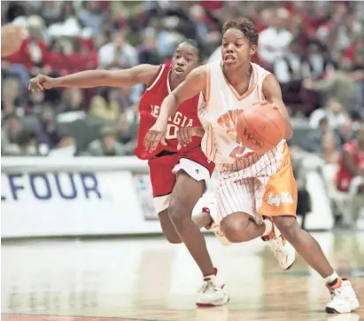  ?? BOB CHILD, ASSOCIATED PRESS ?? Tennessee forward Nikki Mccray, right, races down court pursued by Georgias Saudia Roundtree during the second half of NCAA Womens Final Four semifinal game on April 1, 1995, Minneapoli­s, Minn.