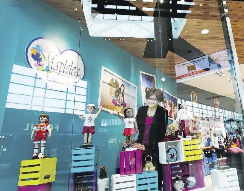  ?? PHOTOS: NATHAN DENETTE / THE CANADIAN PRESS ?? Kathryn Gallagher Morton, president of Maplelea, which makes Canadian-themed dolls, is selling her products in a short-term lease arrangemen­t at Toronto’s Yorkdale mall. She says online sales rise after people see the dolls firsthand.