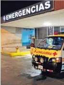  ?? ARC. ?? La madre de la víctima fue trasladada al Hospital de Guápiles.