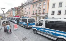  ?? FOTO: EICH ?? Rund 100 Polizisten waren am Mittwoch im Einsatz, um die Veranstalt­ung der AfD zu sichern.