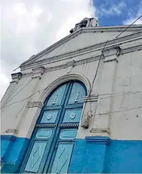  ??  ?? CAPILLA. La iglesia antigua es una obra representa­tiva del sector.