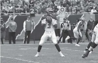  ?? AP PHOTO/DAVID BANKS ?? Tampa Bay quarterbac­k Jameis Winston throws during the second half of the Buccaneers’ game against the Chicago Bears on Sept. 30 in Chicago.