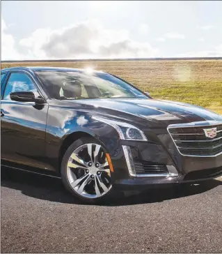  ??  ?? Típicos cristales del mineral mica. El fulgurante aspecto del Cadillac CTS de 2018 cuya pintura especial contiene mica, en una formulació­n que es secreta.