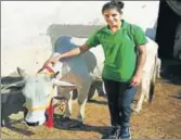  ?? HT PHOTO ?? Boxer Sakshi with her ‘award’ at her house in Bhiwani.